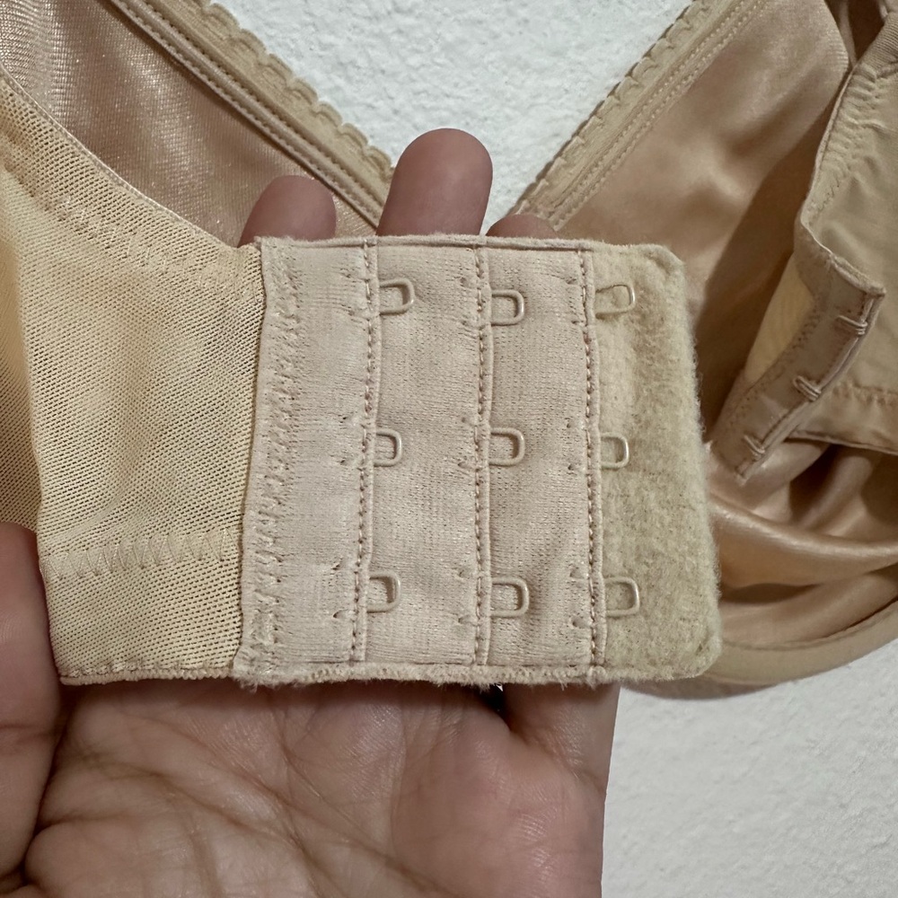 Wacoal 38DD Simple Shaping Minimizer Bra - Picture 3 of 4